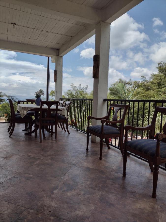 Finca clima templado, quebrada y jacuzzi; los clientes pueden usar todo el espacio y no tendrán que compartirlo con el anfitrión ni con otros huéspedes, calles en buen estado Alban  Exterior foto