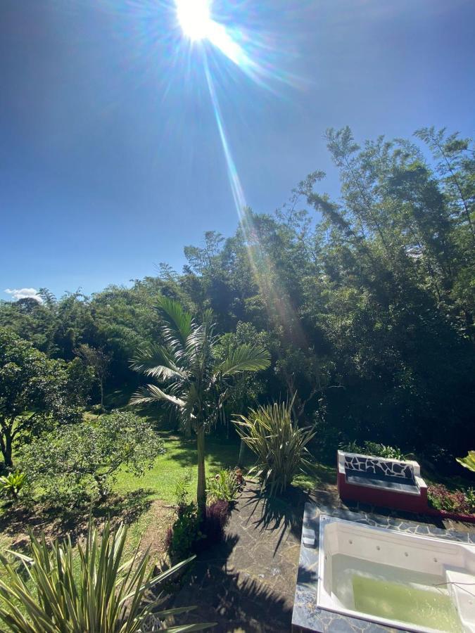 Finca clima templado, quebrada y jacuzzi; los clientes pueden usar todo el espacio y no tendrán que compartirlo con el anfitrión ni con otros huéspedes, calles en buen estado Alban  Exterior foto